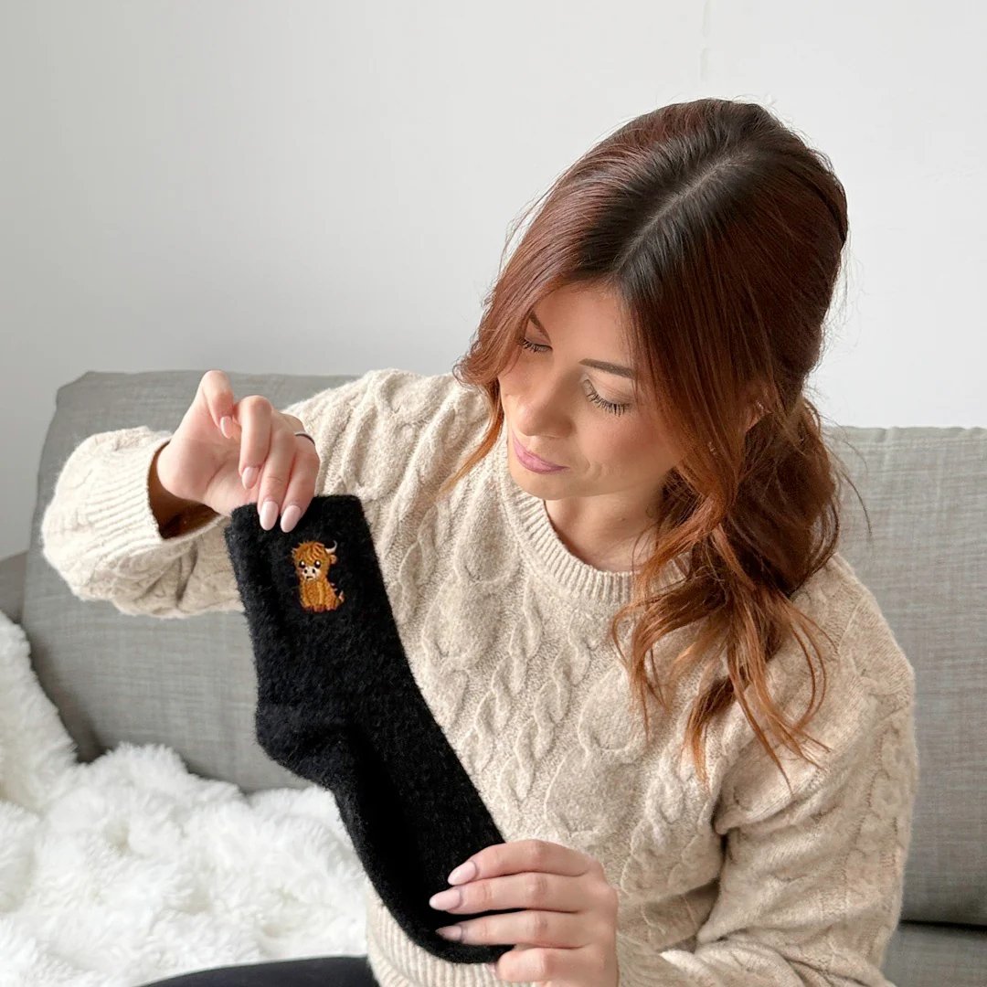 🐾 Thick Plush Highland Cow Crew Socks Soft Skin-Friendly Socks for Home & Office💕