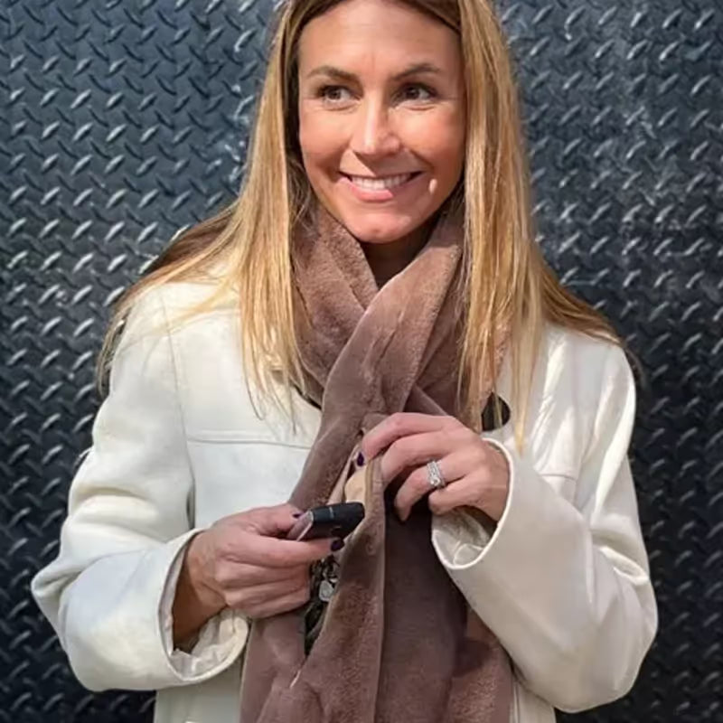 🎉50K+ SOLD!🎁Cozy Scarf with Hidden Pocket – Warm, Soft & Secure Zipper🧣